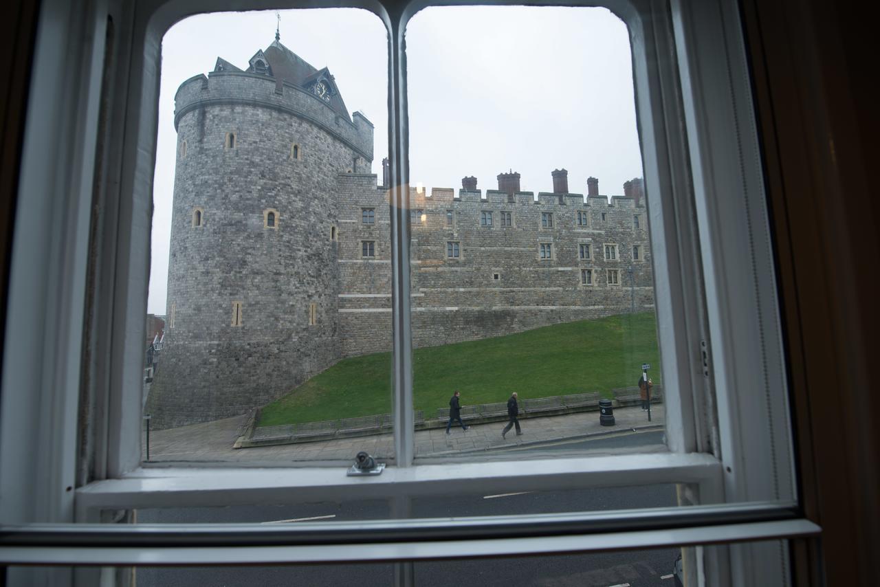 Central Windsor Apartment Facing The Castle Extérieur photo