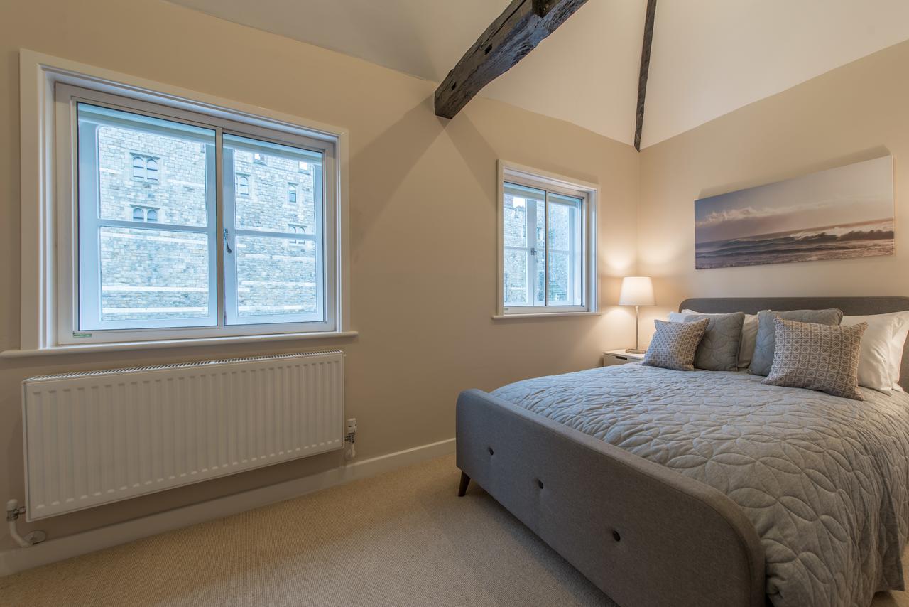Central Windsor Apartment Facing The Castle Extérieur photo