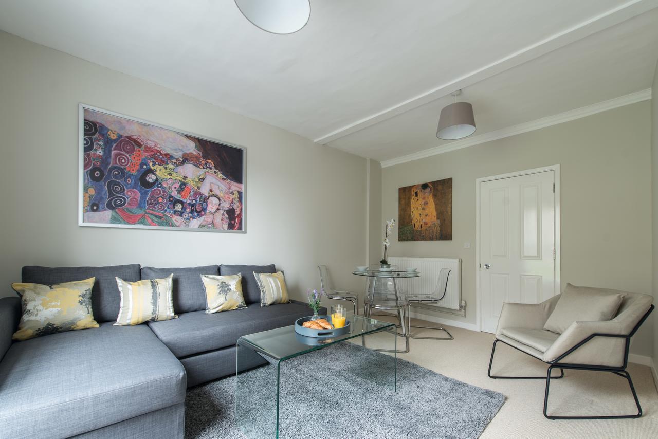 Central Windsor Apartment Facing The Castle Extérieur photo