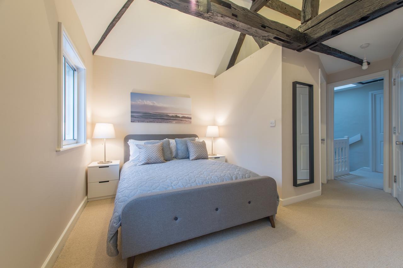 Central Windsor Apartment Facing The Castle Extérieur photo