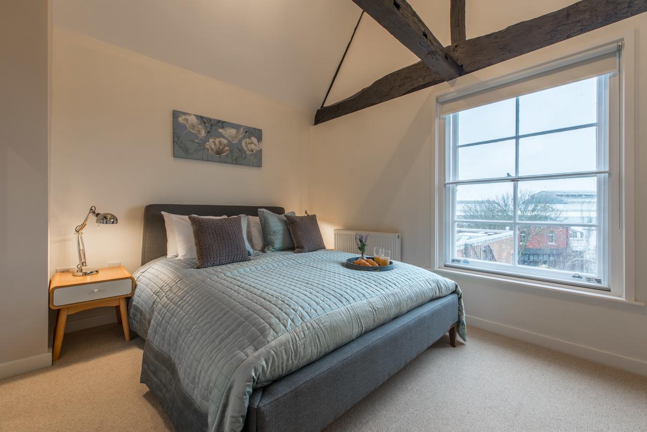 Central Windsor Apartment Facing The Castle Extérieur photo