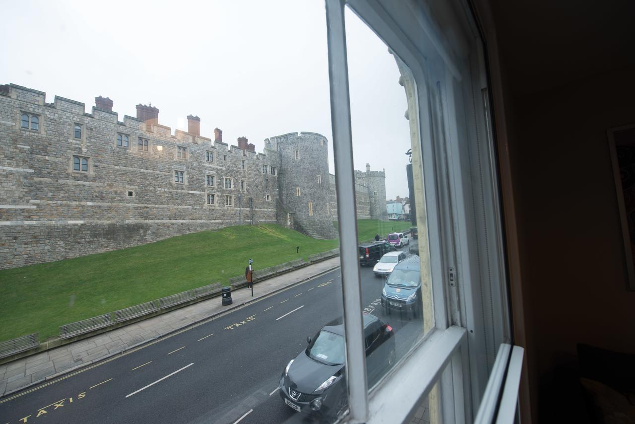 Central Windsor Apartment Facing The Castle Extérieur photo