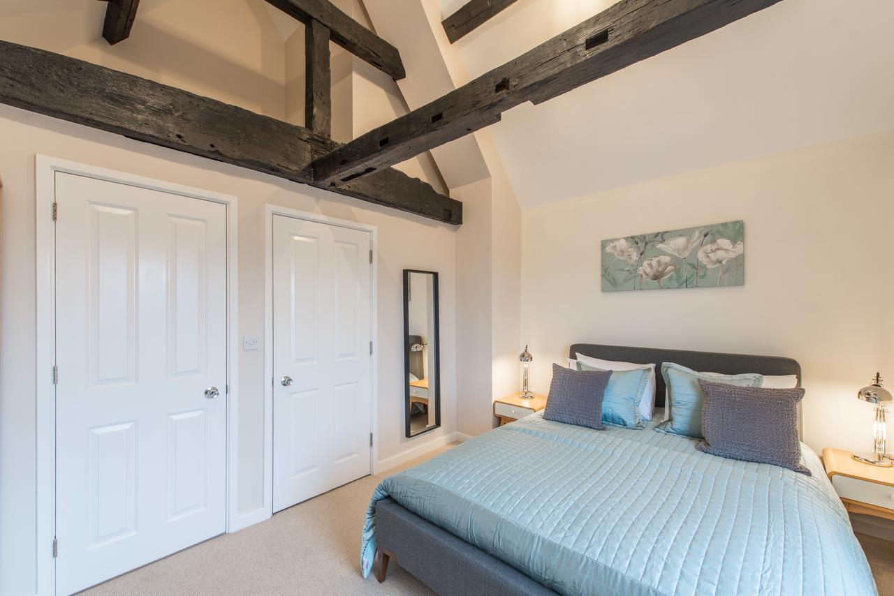 Central Windsor Apartment Facing The Castle Extérieur photo