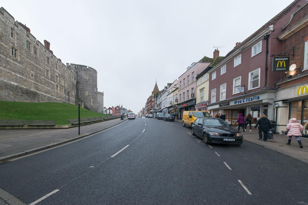 Central Windsor Apartment Facing The Castle Extérieur photo